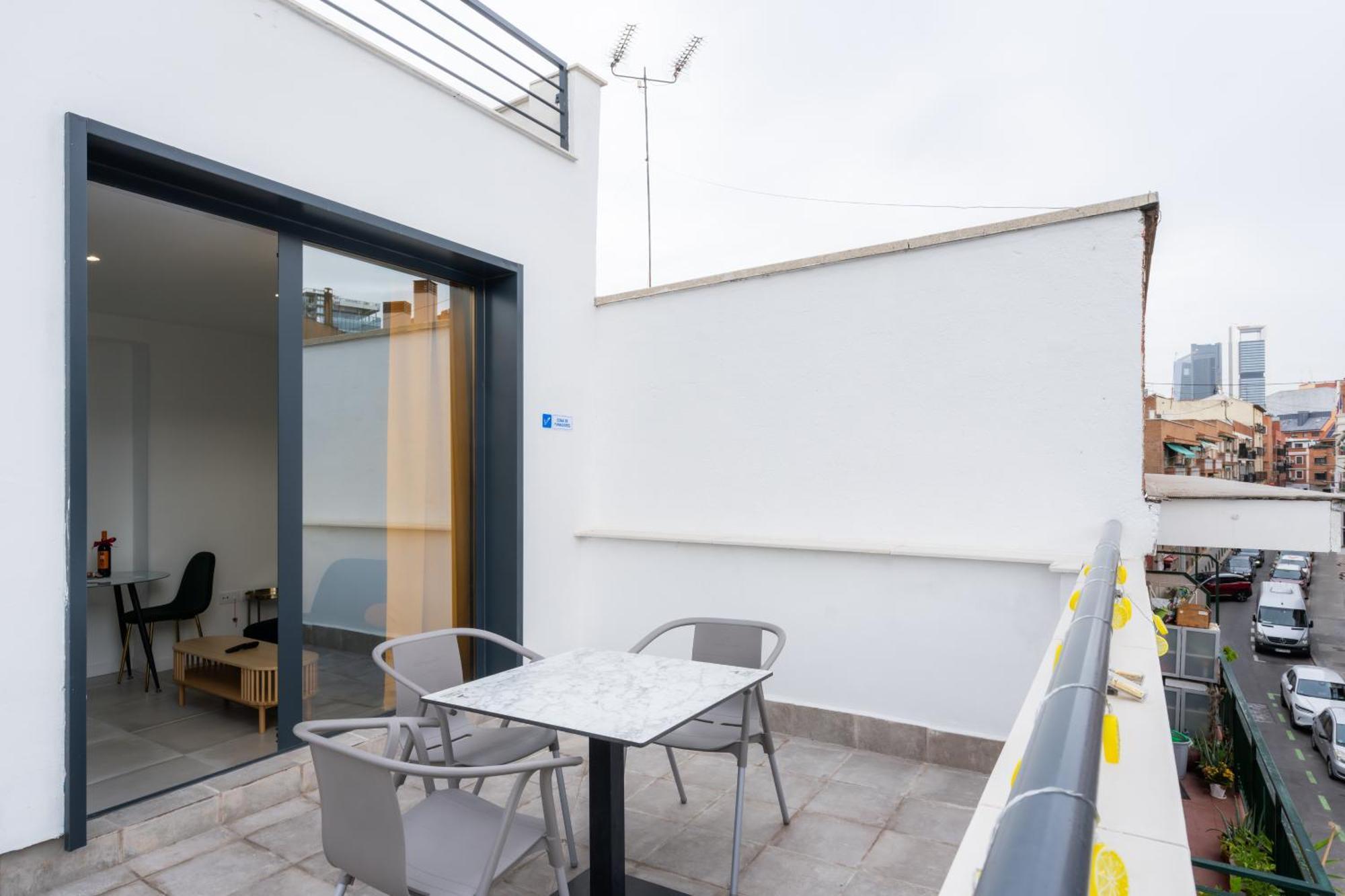 Lemon Apartment & Hotels Bernabeu Мадрид Екстериор снимка