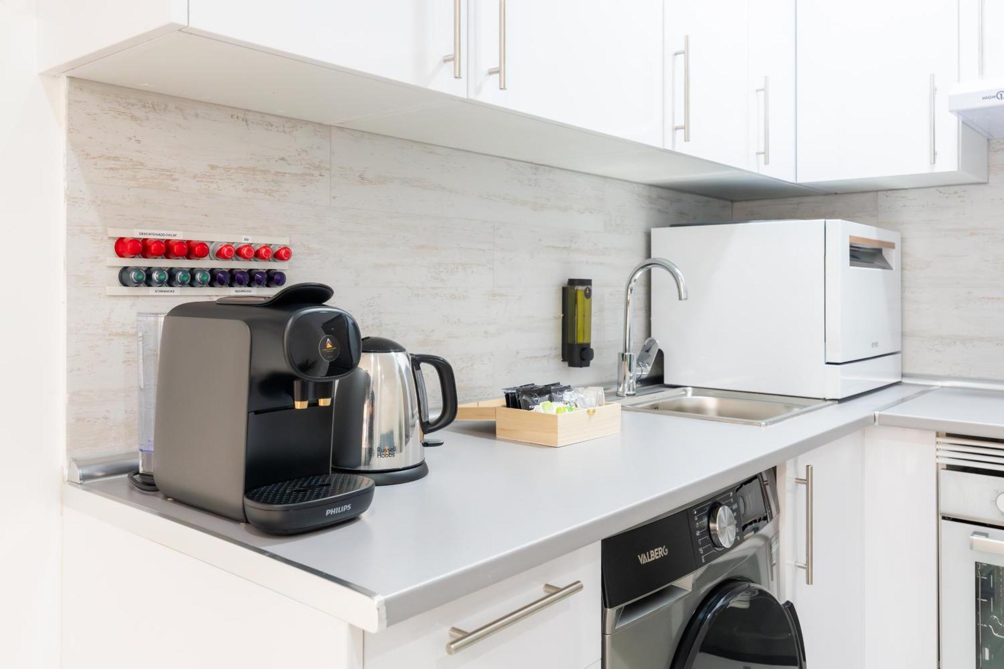 Lemon Apartment & Hotels Bernabeu Мадрид Екстериор снимка