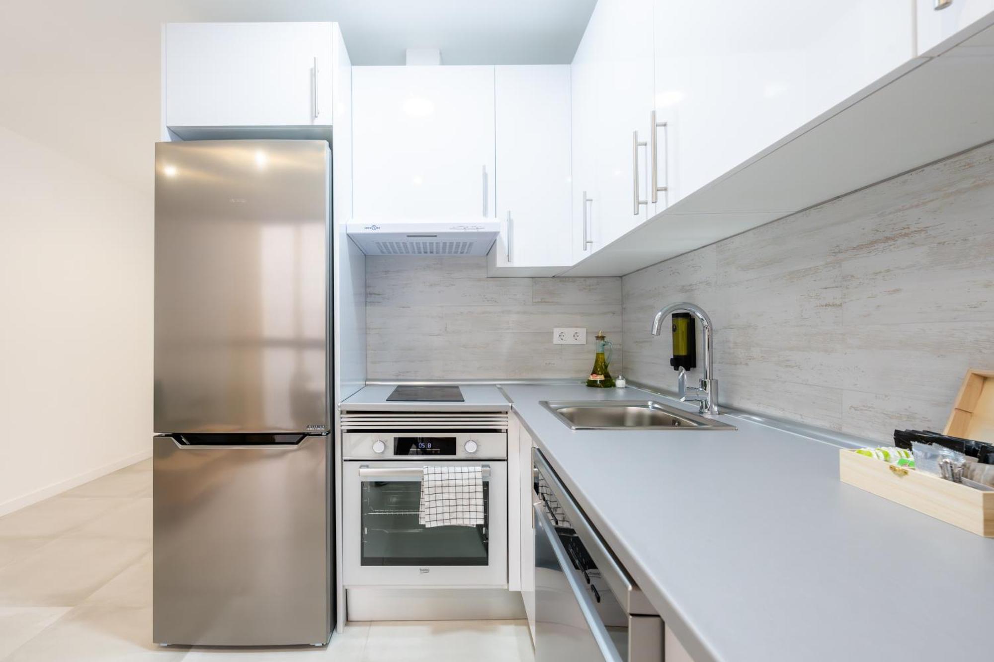Lemon Apartment & Hotels Bernabeu Мадрид Екстериор снимка