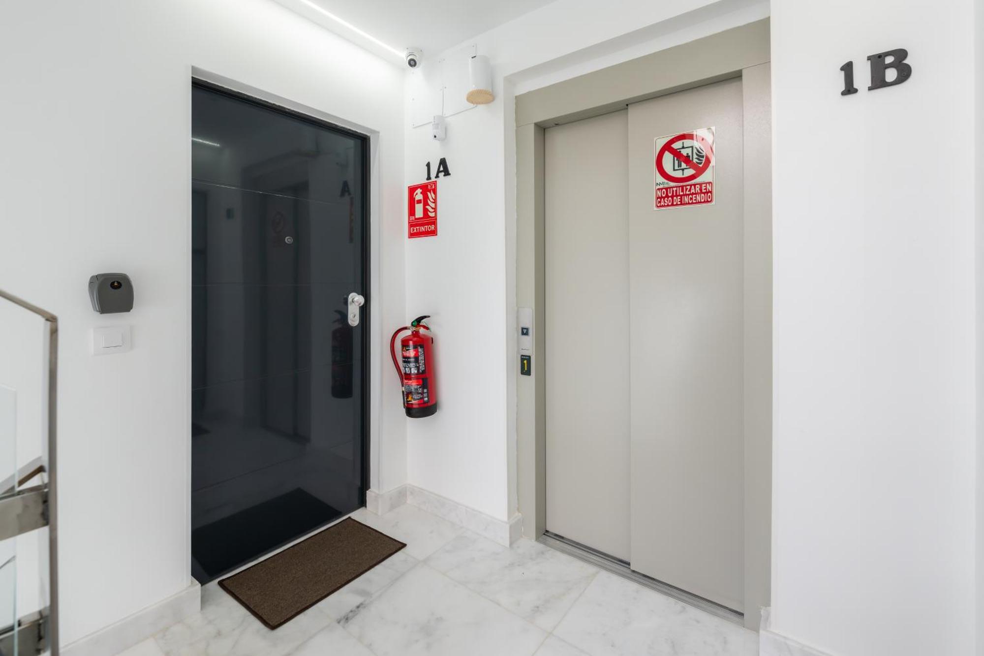 Lemon Apartment & Hotels Bernabeu Мадрид Екстериор снимка