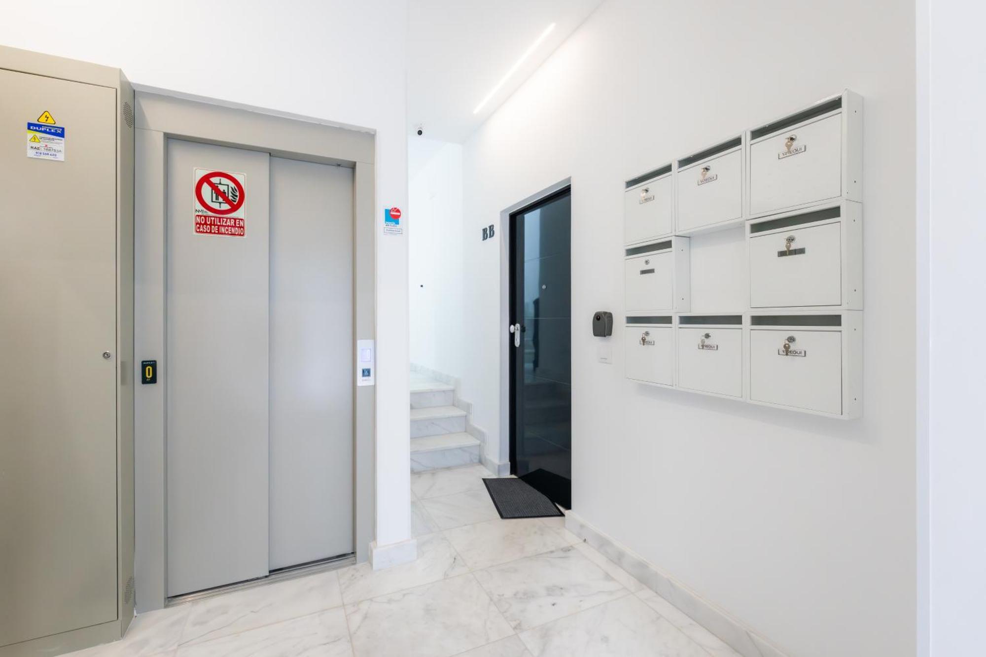 Lemon Apartment & Hotels Bernabeu Мадрид Екстериор снимка